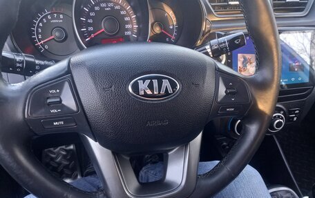 KIA Rio III рестайлинг, 2013 год, 795 000 рублей, 19 фотография