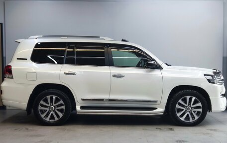 Toyota Land Cruiser 200, 2016 год, 6 790 000 рублей, 4 фотография