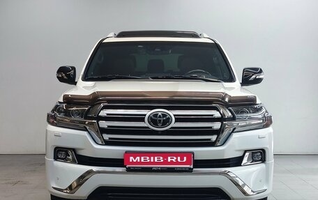 Toyota Land Cruiser 200, 2016 год, 6 790 000 рублей, 2 фотография