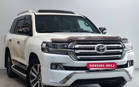 Toyota Land Cruiser 200, 2016 год, 6 790 000 рублей, 3 фотография