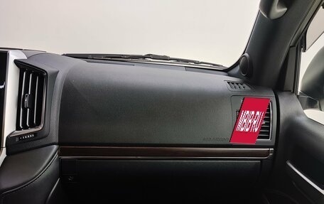 Toyota Land Cruiser 200, 2016 год, 6 790 000 рублей, 12 фотография