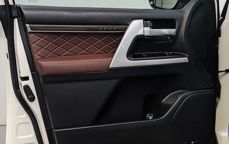 Toyota Land Cruiser 200, 2016 год, 6 790 000 рублей, 32 фотография