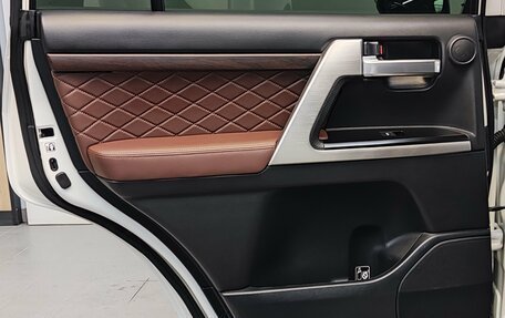 Toyota Land Cruiser 200, 2016 год, 6 790 000 рублей, 34 фотография