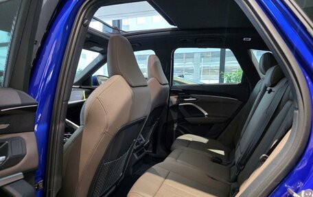 Audi Q5, 2025 год, 9 000 000 рублей, 15 фотография