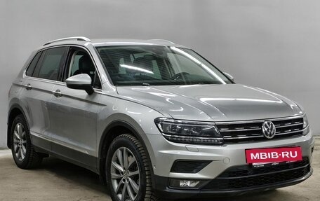 Volkswagen Tiguan II, 2018 год, 2 820 000 рублей, 3 фотография