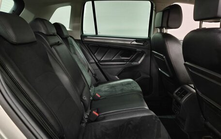 Volkswagen Tiguan II, 2018 год, 2 820 000 рублей, 13 фотография