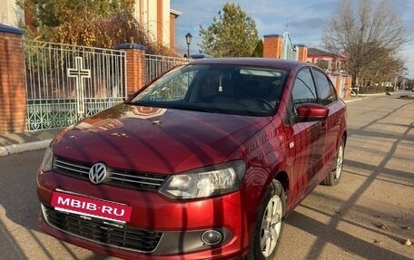 Volkswagen Polo VI (EU Market), 2011 год, 700 000 рублей, 1 фотография