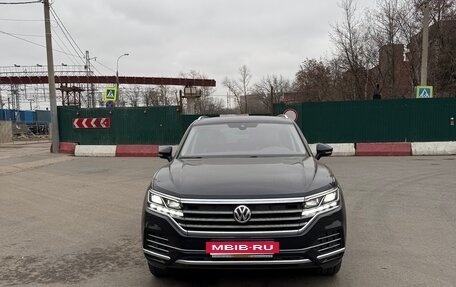 Volkswagen Touareg III, 2019 год, 5 999 000 рублей, 3 фотография