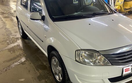 Renault Logan I, 2013 год, 700 000 рублей, 4 фотография