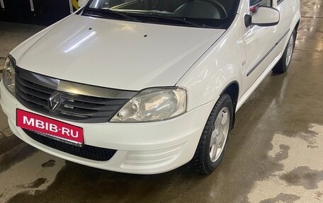 Renault Logan I, 2013 год, 700 000 рублей, 3 фотография