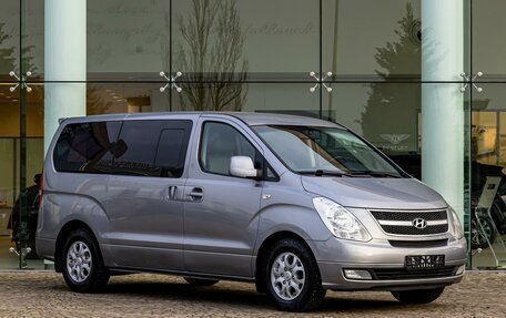 Hyundai Grand Starex Grand Starex I рестайлинг 2, 2011 год, 1 595 000 рублей, 3 фотография