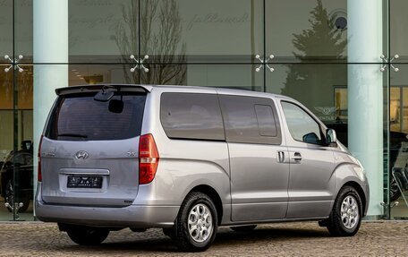 Hyundai Grand Starex Grand Starex I рестайлинг 2, 2011 год, 1 595 000 рублей, 6 фотография