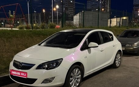 Opel Astra J, 2011 год, 650 000 рублей, 2 фотография