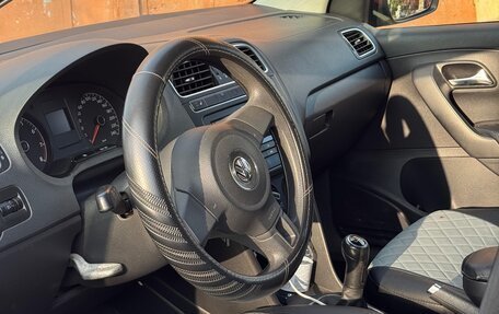 Volkswagen Polo VI (EU Market), 2011 год, 700 000 рублей, 8 фотография