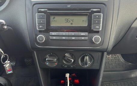 Volkswagen Polo VI (EU Market), 2011 год, 700 000 рублей, 7 фотография