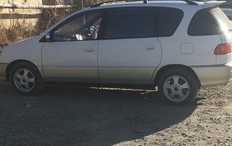 Toyota Ipsum II, 1997 год, 430 000 рублей, 3 фотография