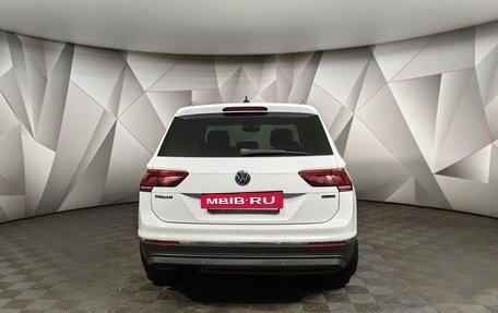 Volkswagen Tiguan II, 2018 год, 2 475 000 рублей, 8 фотография