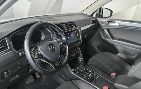 Volkswagen Tiguan II, 2018 год, 2 475 000 рублей, 19 фотография