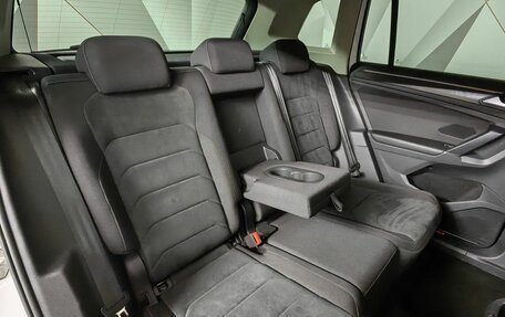 Volkswagen Tiguan II, 2018 год, 2 475 000 рублей, 17 фотография