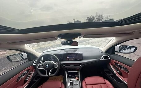 BMW 3 серия, 2025 год, 3 440 000 рублей, 11 фотография