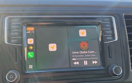 Volkswagen Caravelle T6 рестайлинг, 2016 год, 3 750 000 рублей, 24 фотография