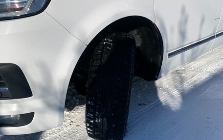 Volkswagen Caravelle T6 рестайлинг, 2016 год, 3 750 000 рублей, 19 фотография