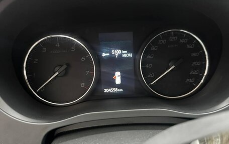 Mitsubishi Outlander III рестайлинг 3, 2017 год, 2 000 000 рублей, 15 фотография