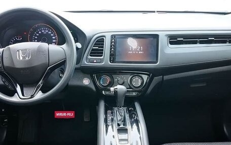 Honda Vezel, 2022 год, 1 800 000 рублей, 7 фотография