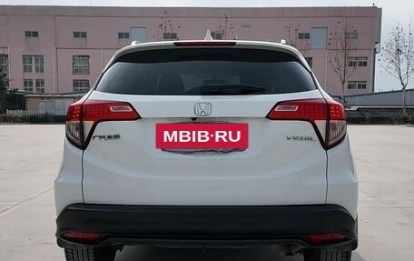 Honda Vezel, 2022 год, 1 800 000 рублей, 5 фотография