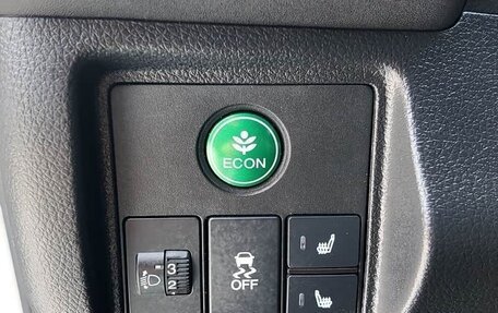 Honda Vezel, 2022 год, 1 800 000 рублей, 12 фотография