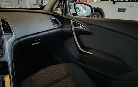 Opel Astra J, 2013 год, 850 000 рублей, 33 фотография