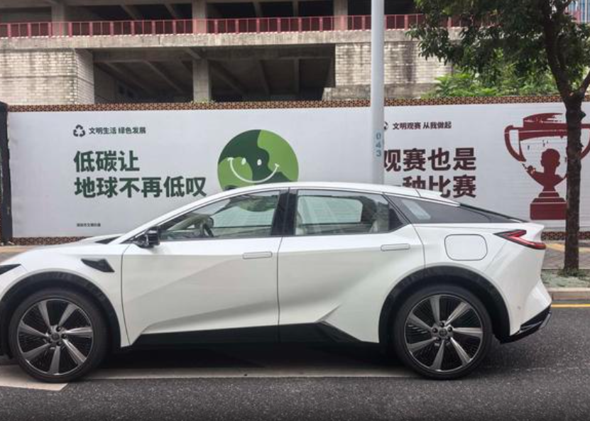 Toyota Avalon XX50, 2025 год, 4 450 000 рублей, 10 фотография