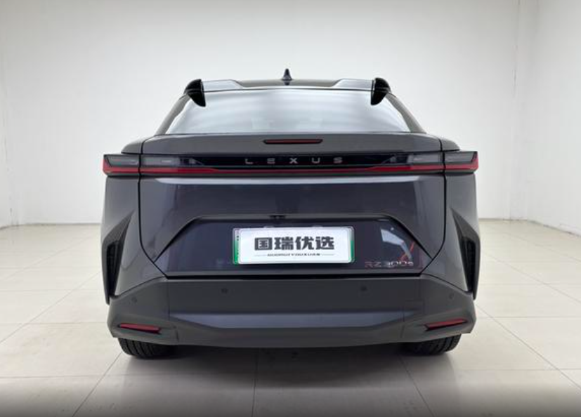 Lexus RC F I рестайлинг, 2024 год, 4 840 000 рублей, 5 фотография