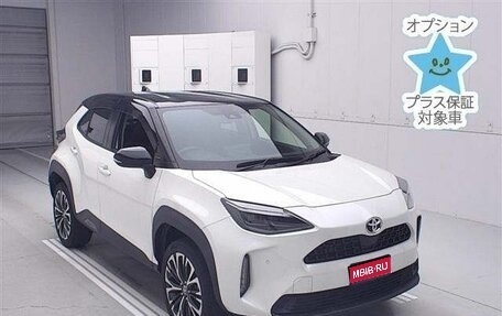 Toyota Yaris Cross, 2022 год, 1 790 000 рублей, 1 фотография