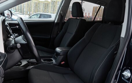 Toyota RAV4, 2018 год, 2 420 000 рублей, 9 фотография