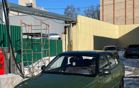 Hyundai Verna I, 1999 год, 100 000 рублей, 2 фотография