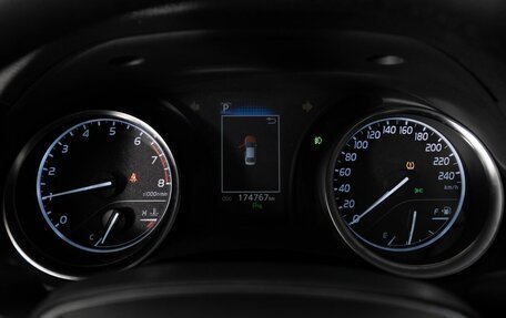 Toyota Camry, 2019 год, 2 455 000 рублей, 10 фотография