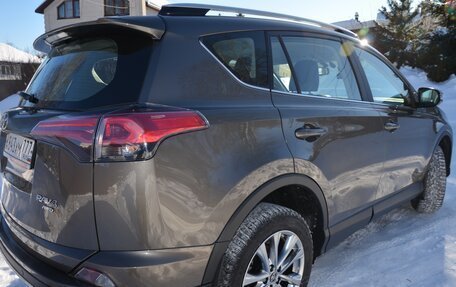 Toyota RAV4, 2017 год, 3 535 000 рублей, 3 фотография