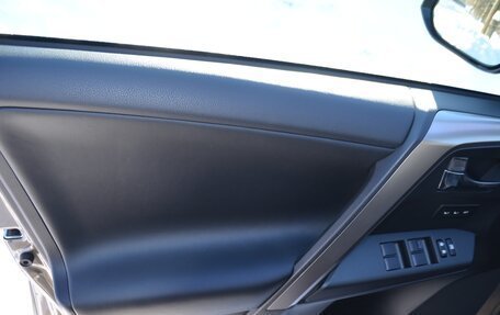 Toyota RAV4, 2017 год, 3 535 000 рублей, 8 фотография