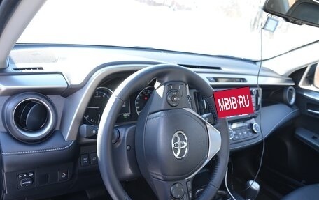 Toyota RAV4, 2017 год, 3 535 000 рублей, 9 фотография