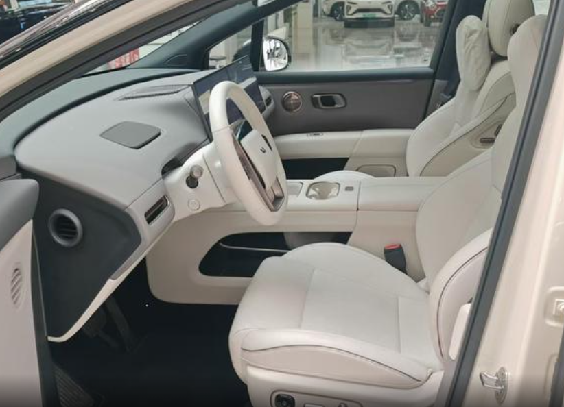 Li ONE, 2025 год, 8 620 000 рублей, 5 фотография