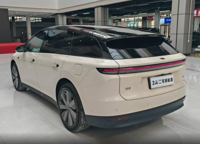 Li ONE, 2025 год, 8 620 000 рублей, 11 фотография