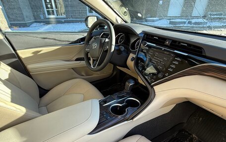 Toyota Camry, 2021 год, 3 650 000 рублей, 5 фотография