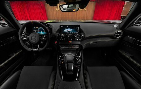 Mercedes-Benz AMG GT I рестайлинг, 2019 год, 35 000 000 рублей, 32 фотография