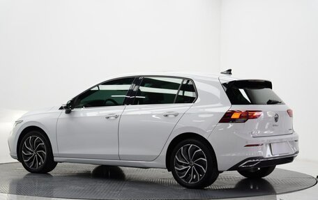 Volkswagen Golf VIII, 2022 год, 2 100 000 рублей, 19 фотография