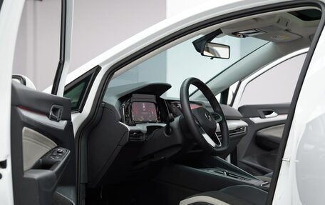 Volkswagen Golf VIII, 2022 год, 2 100 000 рублей, 20 фотография