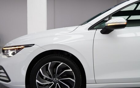 Volkswagen Golf VIII, 2022 год, 2 100 000 рублей, 24 фотография