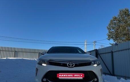 Toyota Camry, 2017 год, 2 370 000 рублей, 2 фотография