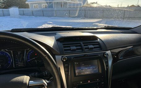 Toyota Camry, 2017 год, 2 370 000 рублей, 16 фотография