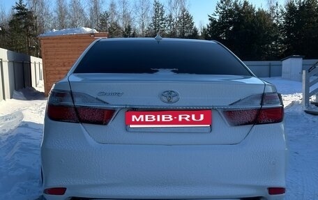 Toyota Camry, 2017 год, 2 370 000 рублей, 6 фотография
